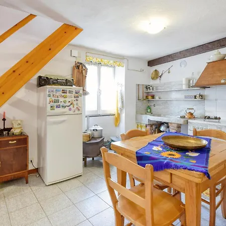 Сasa de vacaciones In Lumarzo With Kitchen