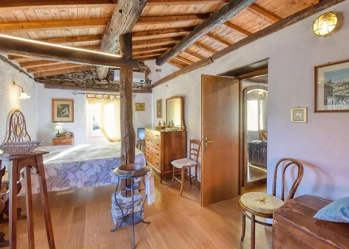 3 Bedroom Cozy In Lumarzo