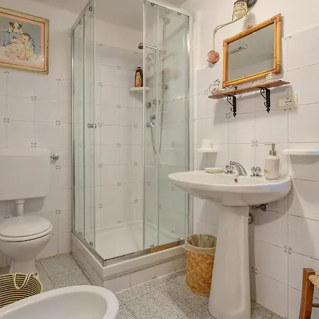 3 Bedroom Nice Home In Lumarzo Holiday home Pannesi