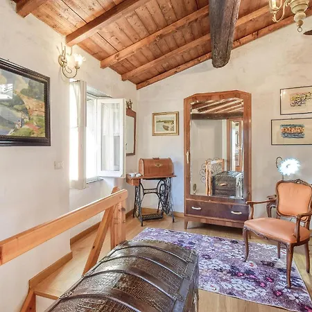 3 Bedroom In Lumarzo Pannesi