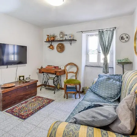 3 Bedroom In Lumarzo *